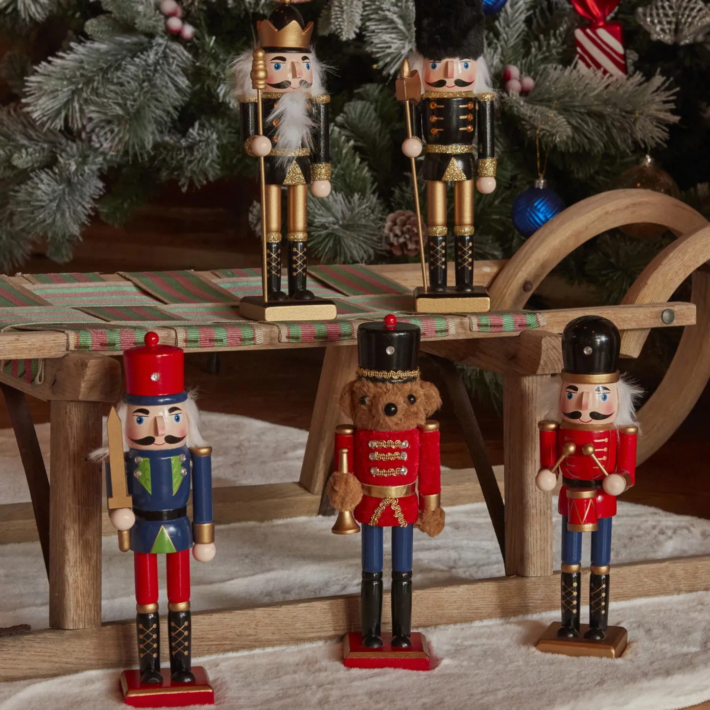 Karaca Home Christmas Notenkraker Met Gouden Hoed, 25 cm - Image 7
