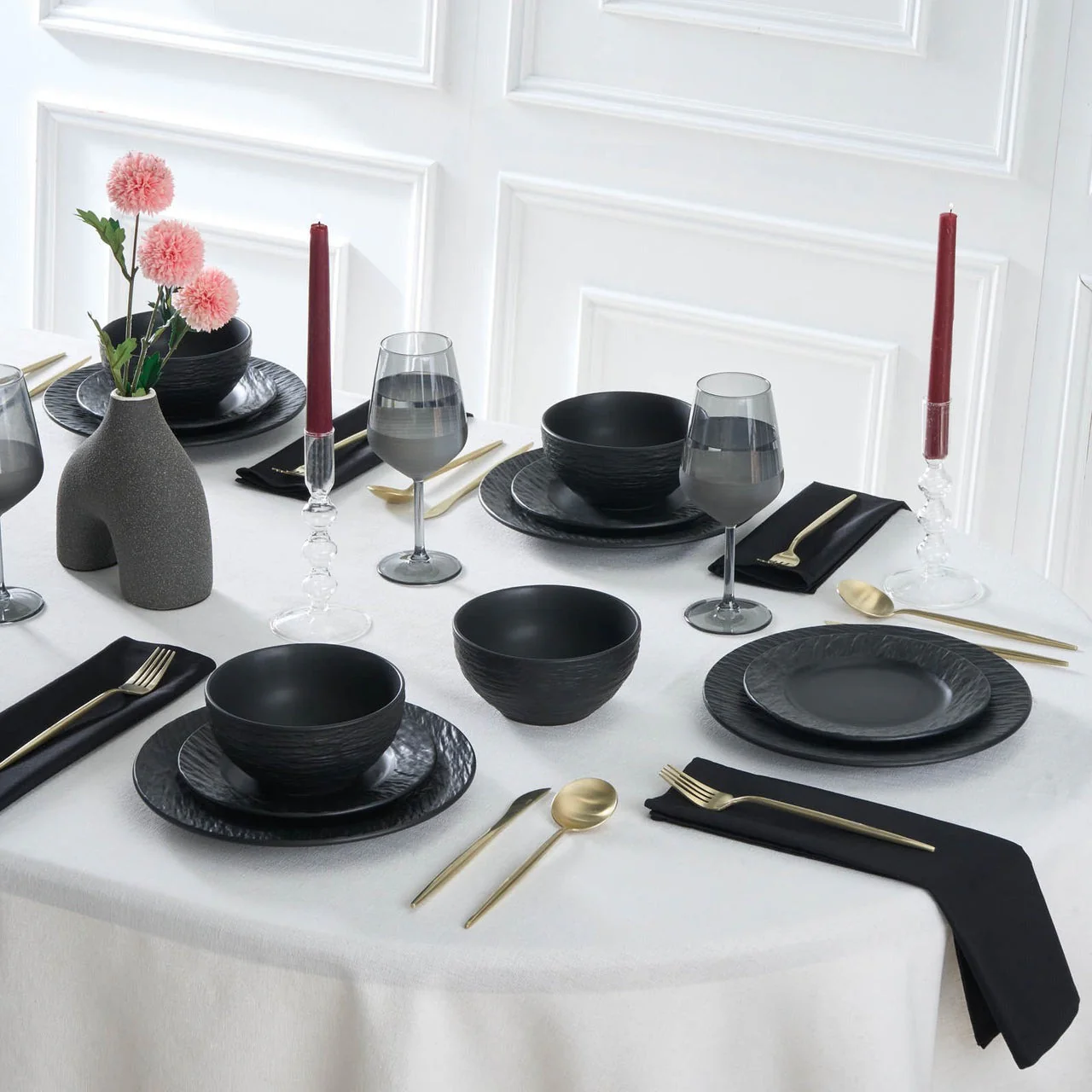 Karaca Solem Embossed - 18-delig Servies van Steengoed voor 6 Personen, Zwart - Image 2