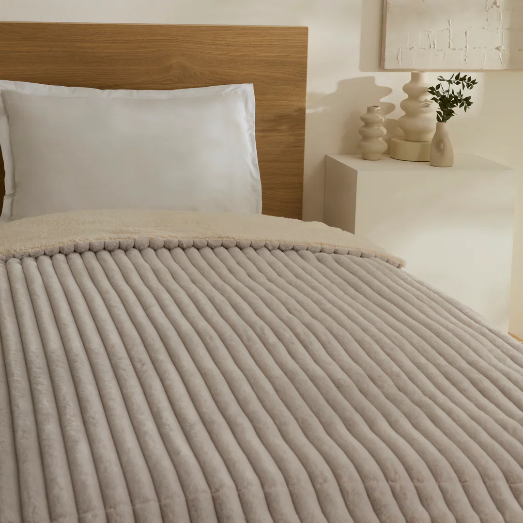 Karaca Stripe Sherpa Grijze Deken 150x200 - Image 3