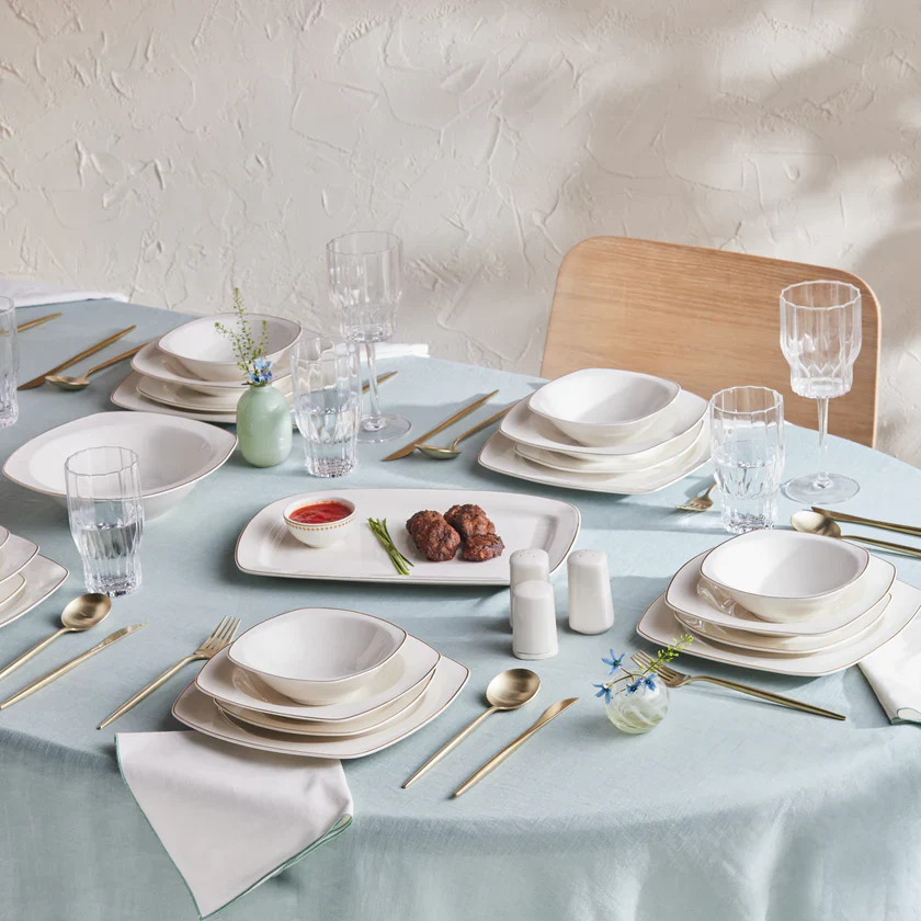 Karaca Timeless 59-delige Porseleinen Halve Vierkante Dinerset voor 12 Personen, Goud - Image 2